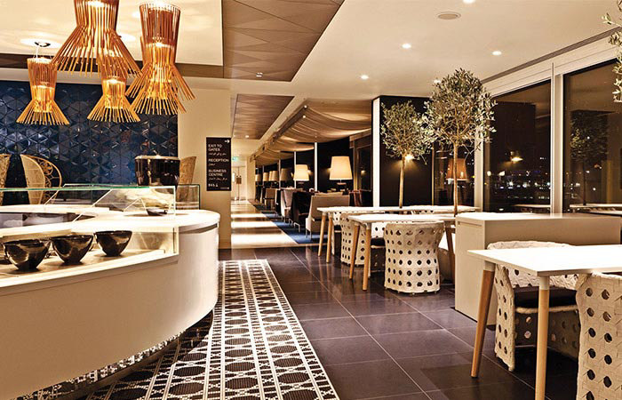 Salonul Premium de la aeroportul Heathrow din Londra